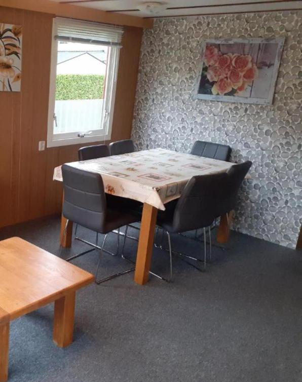 Mulder's Vakantiehuis, 341